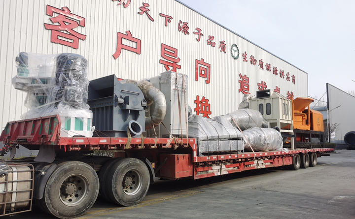 由于山東顆粒機質(zhì)量與價格并存，在市場的所占比例越來越大，越來越多的客戶選擇與山東顆粒機廠家合作，購買鋸末顆粒機、破碎機、粉碎機等設備。